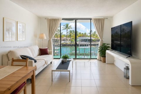 Condo à North Miami, Floride, 1 chambre  № 2085328