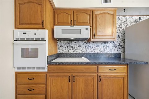 Villa ou maison à louer à Temple Terrace, Floride: 3 chambres, 137.87 m2 № 2431091 - photo 6