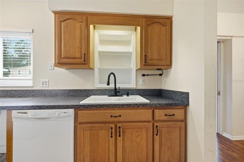 Villa ou maison à louer à Temple Terrace, Floride: 3 chambres, 137.87 m2 № 2431091 - photo 7
