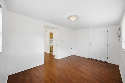 Villa ou maison à louer à Temple Terrace, Floride: 3 chambres, 137.87 m2 № 2431091 - photo 4