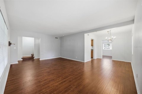 Villa ou maison à louer à Temple Terrace, Floride: 3 chambres, 137.87 m2 № 2431091 - photo 5