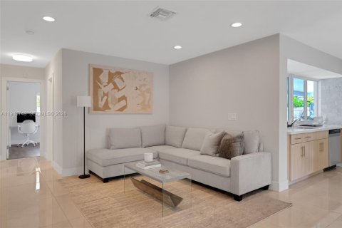 Casa en venta en Hollywood, Florida, 4 dormitorios, 196.58 m2 № 2063009 - foto 2