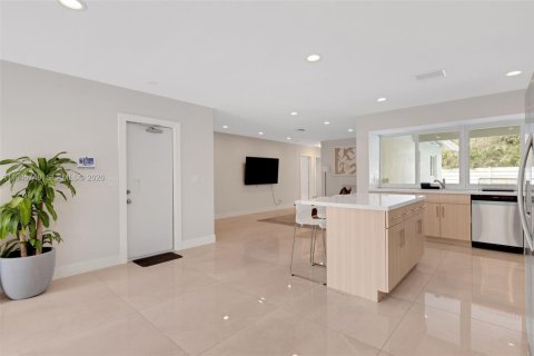Casa en venta en Hollywood, Florida, 4 dormitorios, 196.58 m2 № 2063009 - foto 6