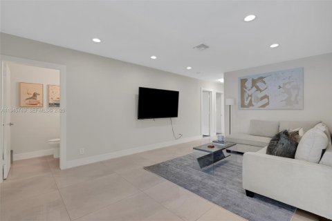 Casa en venta en Hollywood, Florida, 4 dormitorios, 196.58 m2 № 2063009 - foto 13