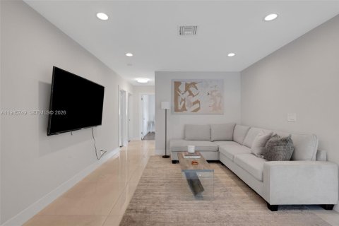 Casa en venta en Hollywood, Florida, 4 dormitorios, 196.58 m2 № 2063009 - foto 3