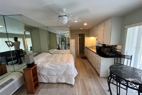 Villa ou maison à louer à Sarasota, Floride: 1 chambre, 37.16 m2 № 1828479 - photo 5