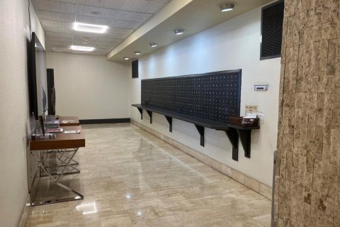 Снять в аренду кондоминиум в Авентура, Флорида 3 комнаты, 80.82м2, № 2261854 - фото 15