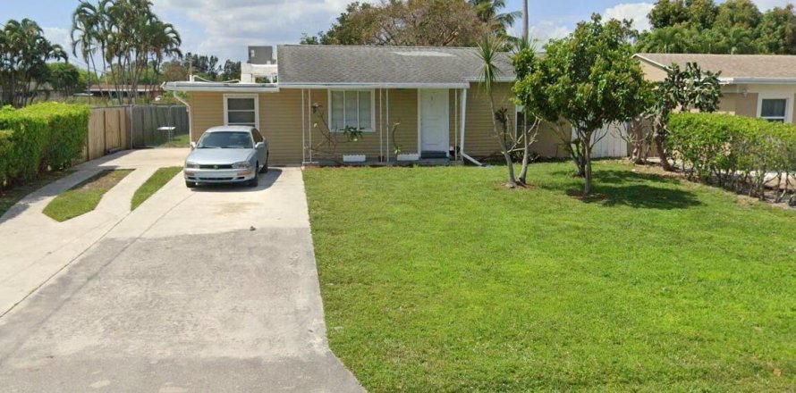 House in Palm Springs, Florida 3 bedrooms, 91.42 sq.m. № 1189872