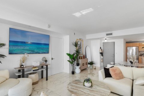 Купить кондоминиум в Майами, Флорида 3 спальни, 147.9м2, № 1972103 - фото 9