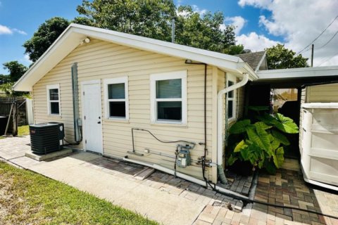 Casa en venta en West Palm Beach, Florida, 2 dormitorios, 68.84 m2 № 1217356 - foto 1