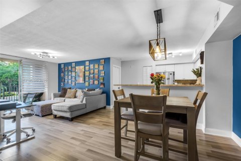 Condominio en alquiler en Miramar, Florida, 2 dormitorios, 91.32 m2 № 2031827 - foto 2