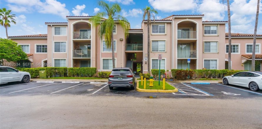 Condominio en Miramar, Florida, 2 dormitorios  № 2031827