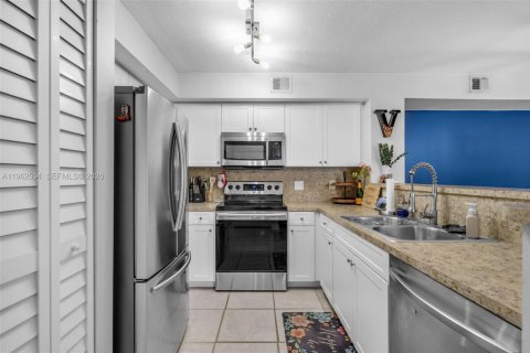 Condominio en alquiler en Miramar, Florida, 2 dormitorios, 91.32 m2 № 2031827 - foto 8