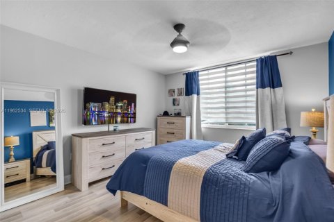 Condominio en alquiler en Miramar, Florida, 2 dormitorios, 91.32 m2 № 2031827 - foto 13