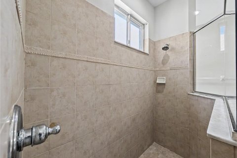 House in Sarasota, Florida 3 bedrooms, 283.17 sq.m. № 2150925 - photo 14