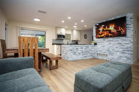 Casa en alquiler en Sarasota, Florida, 3 dormitorios, 121.42 m2 № 2225645 - foto 2