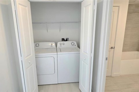 Copropriété à vendre à Orlando, Floride: 2 chambres, 100.8 m2 № 2150659 - photo 7