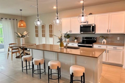 Casa en venta en Clermont, Florida, 4 dormitorios, 269.42 m2 № 1782857 - foto 4
