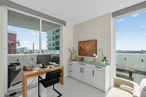 Condo in Miami, Florida, 3 bedrooms  № 1855081 - photo 18