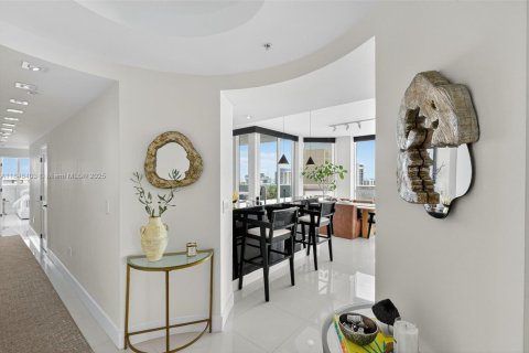 Condo in Miami, Florida, 3 bedrooms  № 1855081 - photo 3