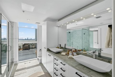 Condo in Miami, Florida, 3 bedrooms  № 1855081 - photo 20