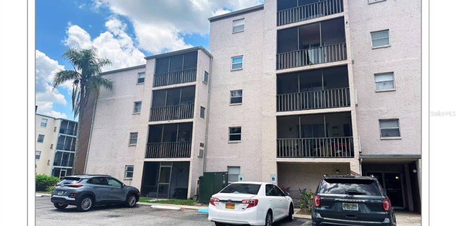 Condominio en Port Richey, Florida, 1 dormitorio № 1905659