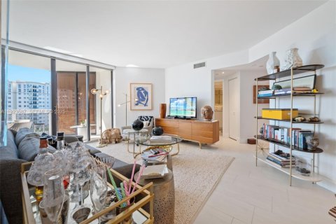 Condominio en alquiler en Aventura, Florida, 2 dormitorios, 115.2 m2 № 1982094 - foto 16