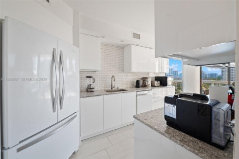 Condominio en alquiler en Aventura, Florida, 2 dormitorios, 115.2 m2 № 1982094 - foto 5