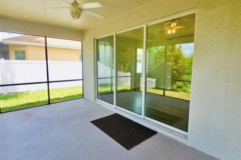 Villa ou maison à louer à Land O' Lakes, Floride: 4 chambres, 244.7 m2 № 2109626 - photo 17