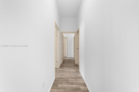 Condo in Miami, Florida, 3 bedrooms  № 1962896 - photo 29