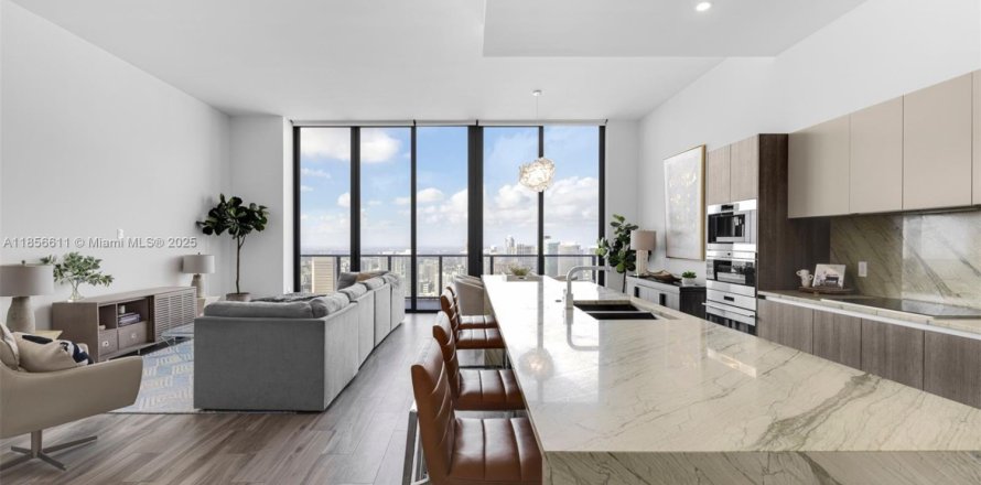 Condo in Miami, Florida, 3 bedrooms  № 1962896