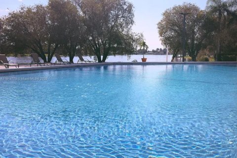 Copropriété à louer à Weston, Floride: 2 chambres, 116.69 m2 № 1972064 - photo 14