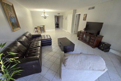 Copropriété à louer à Weston, Floride: 2 chambres, 116.69 m2 № 1972064 - photo 13