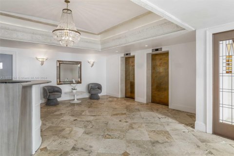 Condo in Surfside, Florida, 1 bedroom  № 1862224 - photo 28