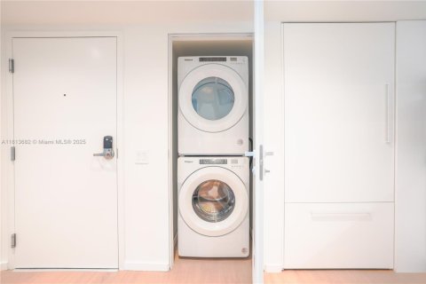 Condo in Bal Harbour, Florida, 3 bedrooms  № 1761811 - photo 10