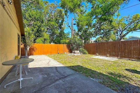 Condo in Bradenton, Florida, 2 bedrooms  № 2147494 - photo 19