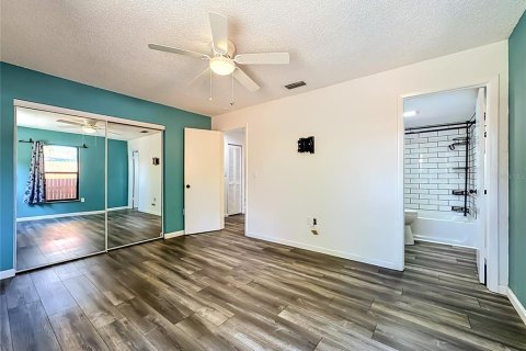 Condo in Bradenton, Florida, 2 bedrooms  № 2147494 - photo 17