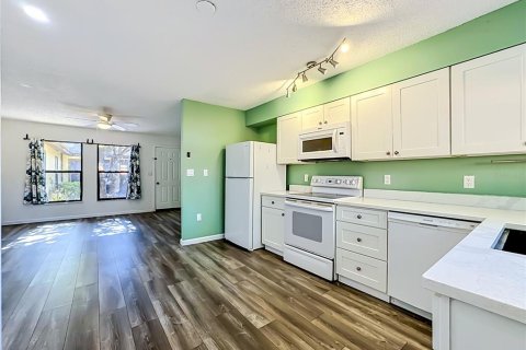 Condo in Bradenton, Florida, 2 bedrooms  № 2147494 - photo 10