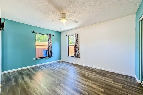 Condo in Bradenton, Florida, 2 bedrooms  № 2147494 - photo 15