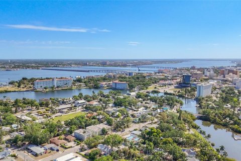 Condo in Bradenton, Florida, 2 bedrooms  № 2147494 - photo 2