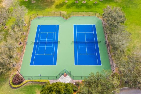 Villa ou maison à vendre à Pembroke Pines, Floride: 3 chambres, 157.1 m2 № 1970316 - photo 16