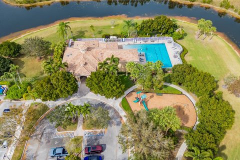 Villa ou maison à vendre à Pembroke Pines, Floride: 3 chambres, 157.1 m2 № 1970316 - photo 13