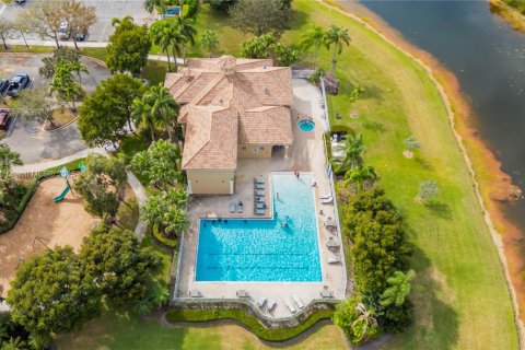 Villa ou maison à vendre à Pembroke Pines, Floride: 3 chambres, 157.1 m2 № 1970316 - photo 14