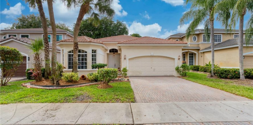 Villa ou maison à Pembroke Pines, Floride 3 chambres, 157.1 m2 № 1970316