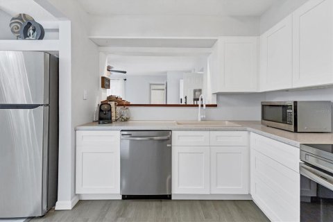 Купить виллу или дом в Венеция, Флорида 8 комнат, 203.27м2, № 1901298 - фото 12