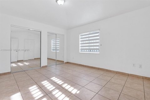 Villa ou maison à louer à Hialeah Gardens, Floride: 4 chambres, 143.16 m2 № 2383003 - photo 18