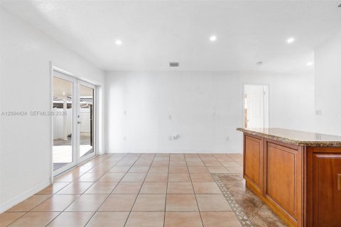 Villa ou maison à louer à Hialeah Gardens, Floride: 4 chambres, 143.16 m2 № 2383003 - photo 26