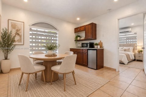 Villa ou maison à louer à Hialeah Gardens, Floride: 4 chambres, 143.16 m2 № 2383003 - photo 9