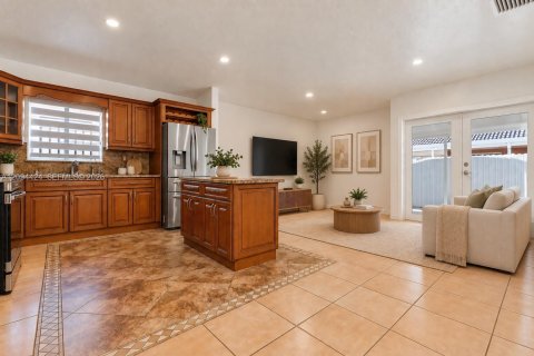 Villa ou maison à louer à Hialeah Gardens, Floride: 4 chambres, 143.16 m2 № 2383003 - photo 27