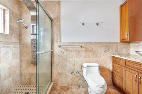 Villa ou maison à louer à Hialeah Gardens, Floride: 4 chambres, 143.16 m2 № 2383003 - photo 21